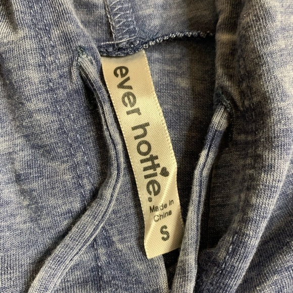 ever hottie Women’s Hooded Cropped Top Size Small - Picture 5 of 5